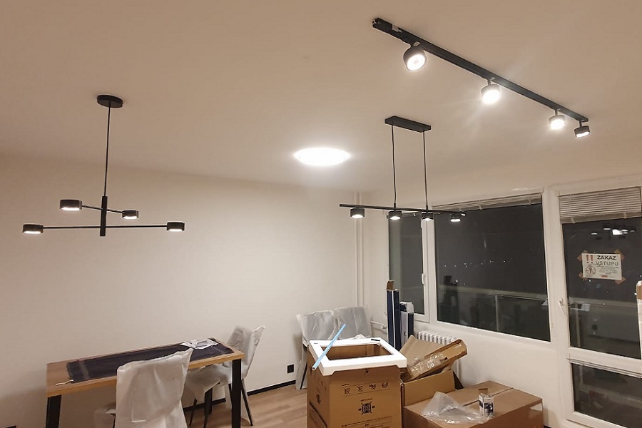 odborník na elektroinstalace